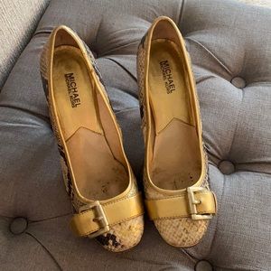 Michael Kors snake print pumps